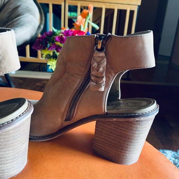 Size 8 - Chinese Laundry Calvin Booties - Picture 8 of 10